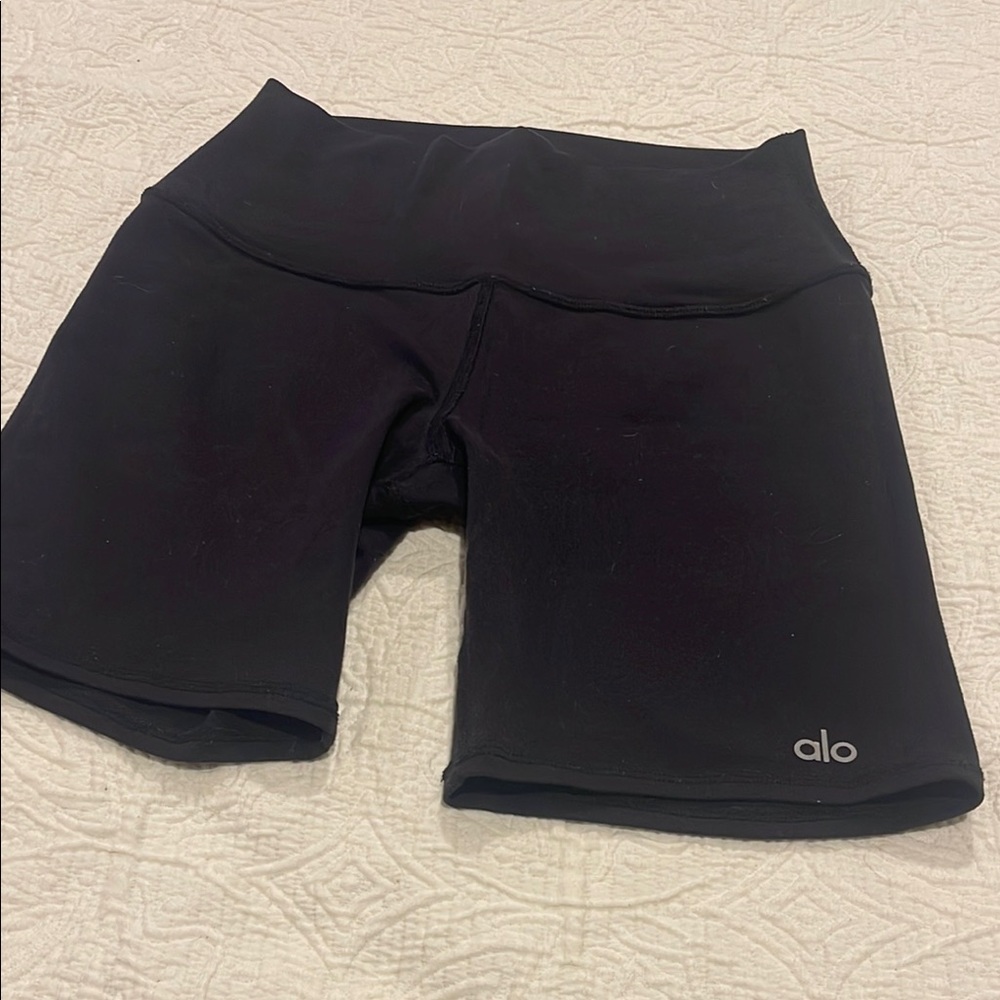 ALO Yoga Black Compression Bike Shorts with Elastic Waistband